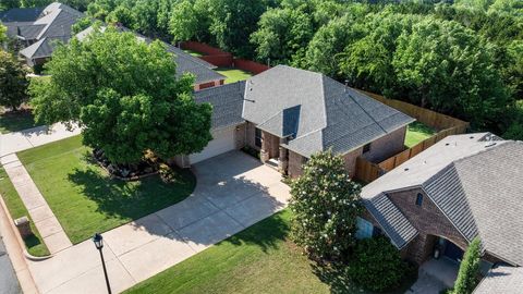 Single Family Residence in Edmond OK 2201 Pine View Terrace.jpg