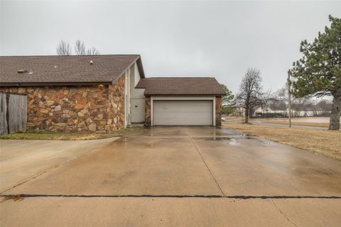 Single Family Residence in Oklahoma City OK 3824 N Tacoma Street.jpg