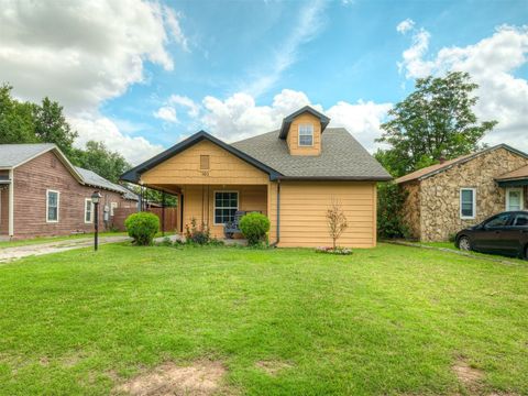 Single Family Residence in El Reno OK 503 W Owens Street.jpg