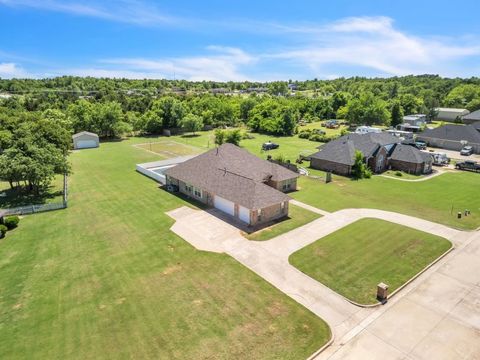Single Family Residence in Choctaw OK 15134 Scottsdale Lane.jpg