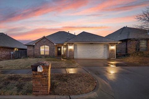 Single Family Residence in Edmond OK 17029 Woodvine Drive.jpg