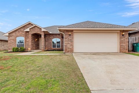 Single Family Residence in Oklahoma City OK 9012 SW 48th Terrace.jpg