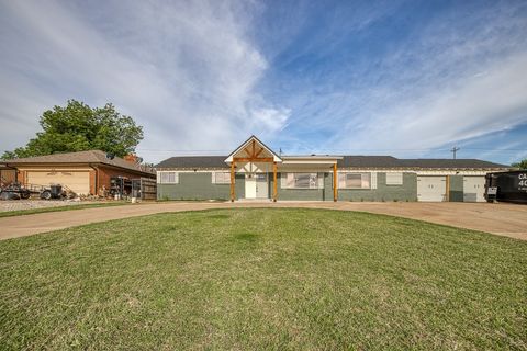 Single Family Residence in Kingfisher OK 1212 S Main Street.jpg