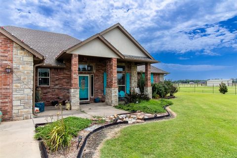 Single Family Residence in Goldsby OK 4989 SE 12th Avenue.jpg