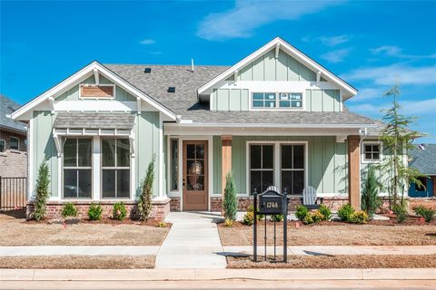 Single Family Residence in Edmond OK 1748 Paseo Place.jpg