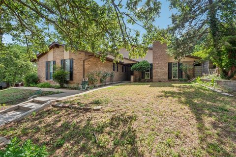 Single Family Residence in Oklahoma City OK 1301 N Broadview Drive.jpg