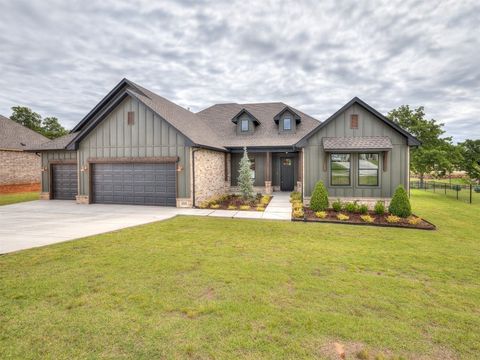 Single Family Residence in Guthrie OK 8110 Goldfinch Drive.jpg