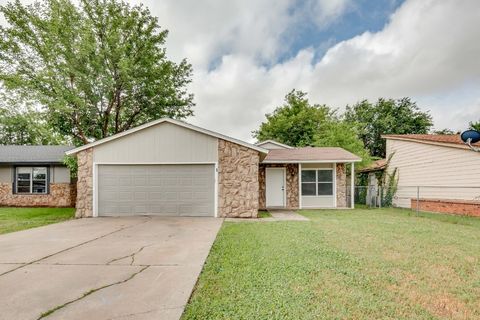 Single Family Residence in Oklahoma City OK 812 NW 113th Street.jpg