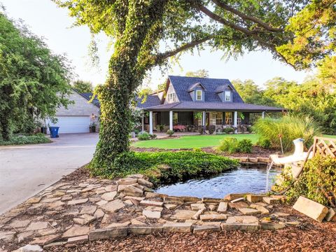 Single Family Residence in Tuttle OK 1301 E Rock Creek Road.jpg