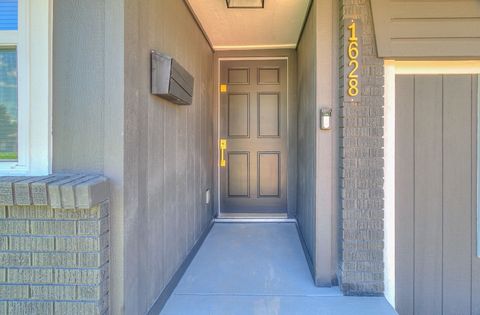 Single Family Residence in Oklahoma City OK 1628 NE 46th Street.jpg