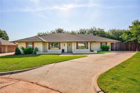 Single Family Residence in Oklahoma City OK 2900 Prairie Rose Court.jpg