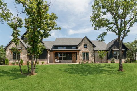 Single Family Residence in Arcadia OK 8040 Red Feather.jpg