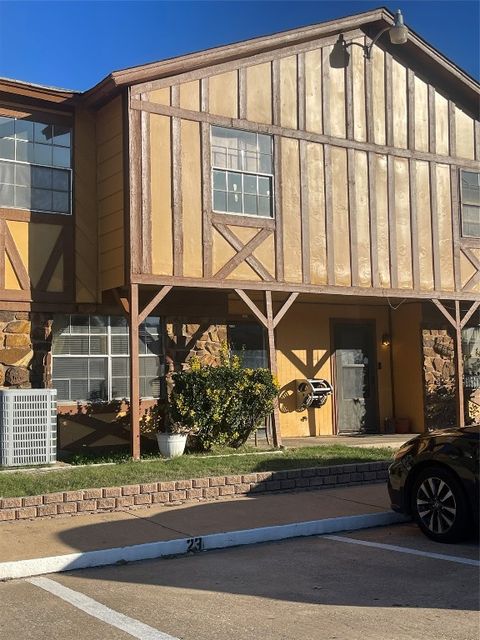 Condominium in Oklahoma City OK 2616 N Ann Arbor Avenue #116.jpg