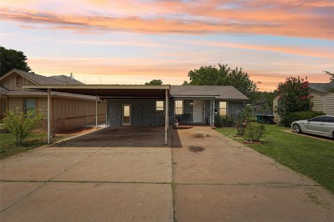 Single Family Residence in Oklahoma City OK 329 SE 58th Street.jpg