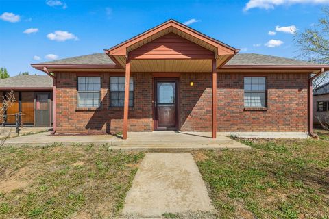 Single Family Residence in Cement OK 418 N C Avenue.jpg