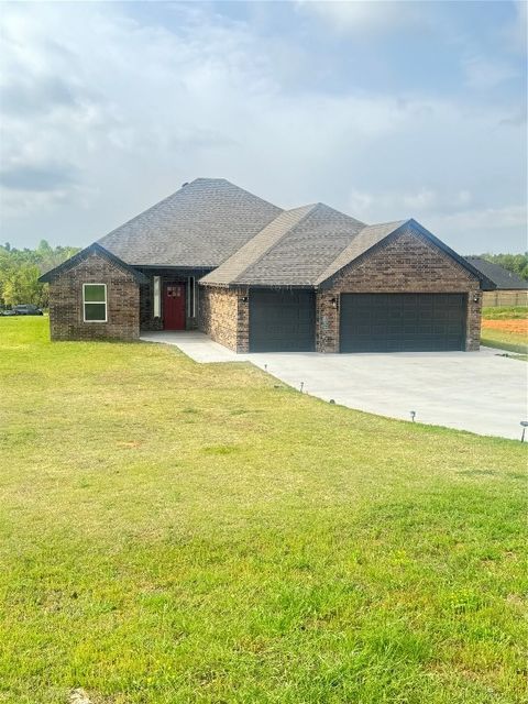 Single Family Residence in Blanchard OK 2325 Greys Harbor Road.jpg