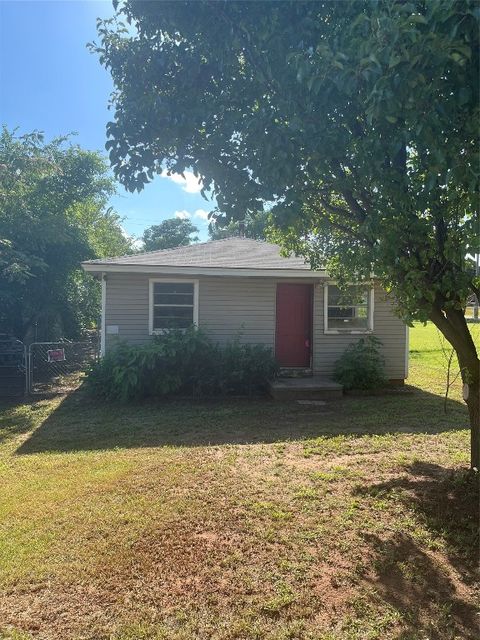 Single Family Residence in Blanchard OK 505 S Jackson Avenue.jpg
