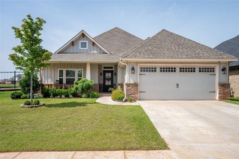 Single Family Residence in Edmond OK 18405 Autumn Grove Drive.jpg