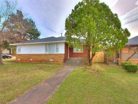 Single Family Residence in Oklahoma City OK 1900 NW 36th Street.jpg