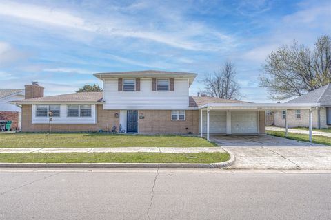 Single Family Residence in Oklahoma City OK 2428 SW 79th Street.jpg
