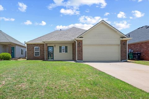 Single Family Residence in Oklahoma City OK 5916 SE 70th Street.jpg