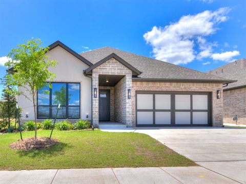 Single Family Residence in Oklahoma City OK 13401 Porto Lane.jpg
