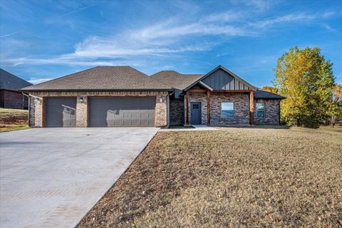 Single Family Residence in Guthrie OK 4333 Bending Point.jpg