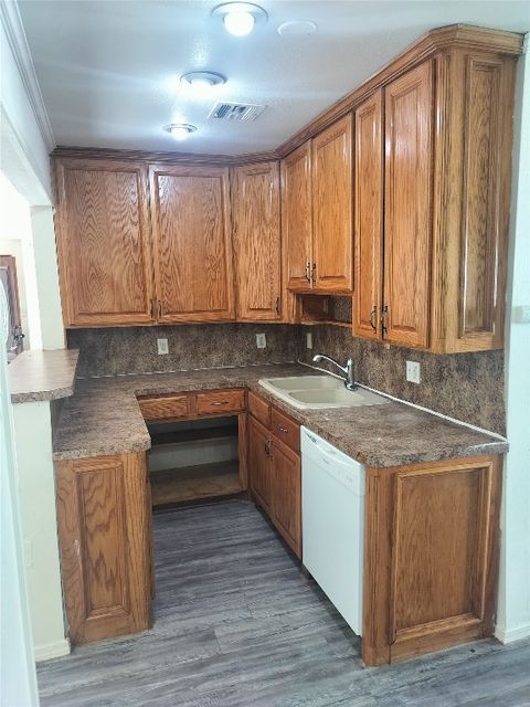 Single Family Residence in Oklahoma City OK 116 SE 39th Street.jpg