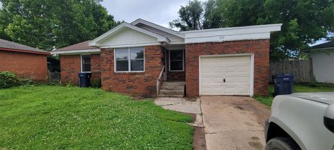 Single Family Residence in Oklahoma City OK 2912 SW 39th Terrace.jpg