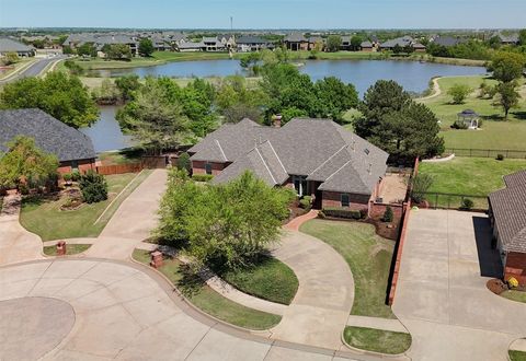 Single Family Residence in Oklahoma City OK 8109 NW 130th Place.jpg