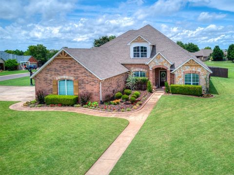 Single Family Residence in Edmond OK 7821 Lindsay Lane.jpg