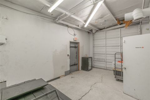 Warehouse in Oklahoma City OK 712 N Virginia Avenue 14.jpg