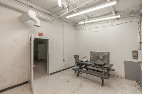 Warehouse in Oklahoma City OK 712 N Virginia Avenue 13.jpg