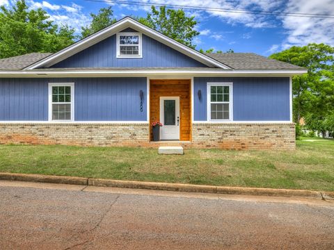 Single Family Residence in Oklahoma City OK 1800 NW 41st Street.jpg