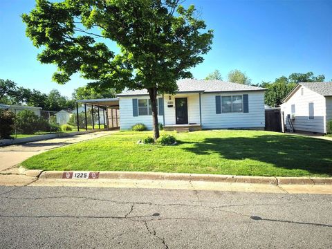 Single Family Residence in Oklahoma City OK 1225 NW 98th Street.jpg