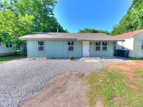 Single Family Residence in Oklahoma City OK 3522 SW 39th Street.jpg