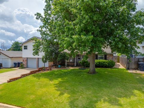 Single Family Residence in Oklahoma City OK 4808 NW 68th Street.jpg