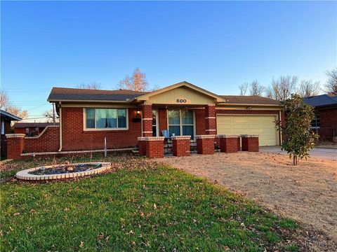Single Family Residence in Midwest City OK 800 E Towry Drive.jpg
