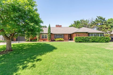 Single Family Residence in Oklahoma City OK 1219 Westchester Drive.jpg
