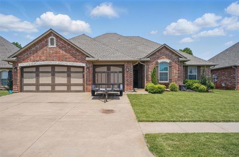 Single Family Residence in Moore OK 2513 SE 13th Street.jpg