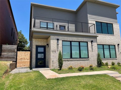 Duplex in Oklahoma City OK 1313 NE 6th Street.jpg