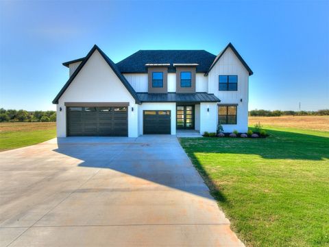 Single Family Residence in Guthrie OK 2741 Two Socks Run.jpg
