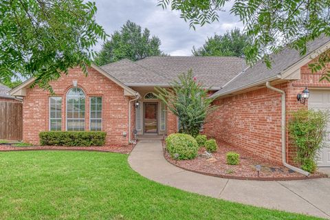 Single Family Residence in Oklahoma City OK 13700 Calistoga Drive.jpg