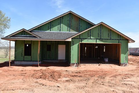 Single Family Residence in Luther OK 412 S Dogwood Street.jpg