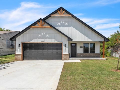 Single Family Residence in Oklahoma City OK 1609 NE 26th Street.jpg