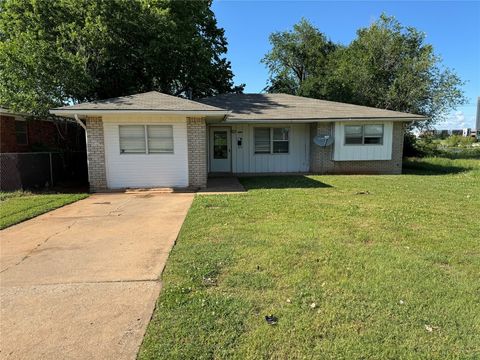 Single Family Residence in Oklahoma City OK 201 NW 85th Street.jpg