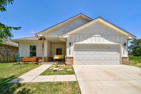 Single Family Residence in Arcadia OK 313 W 3rd Street.jpg