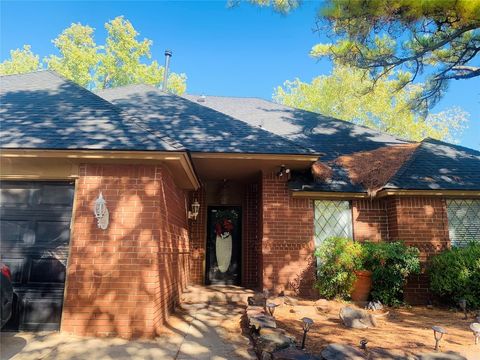 Single Family Residence in Edmond OK 16624 Sunny Hollow Road.jpg