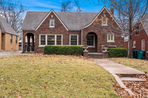 Single Family Residence in Oklahoma City OK 216 NW 32nd Street.jpg