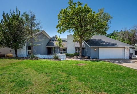 Single Family Residence in Oklahoma City OK 3108 Raintree Road.jpg